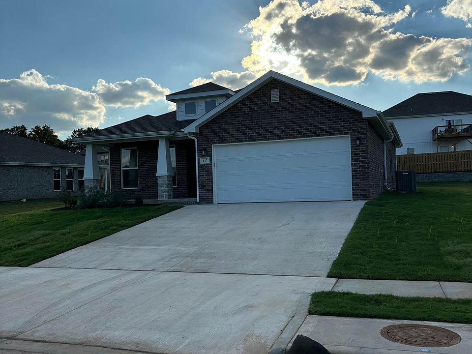 1st image of 617 N Baywood Drive