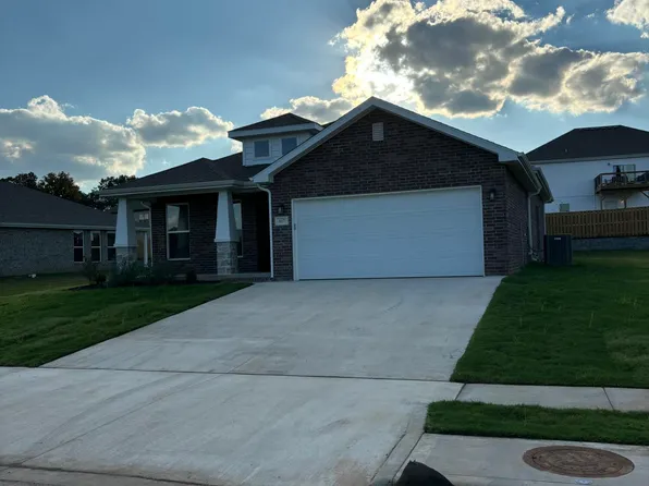 617 N Baywood Drive, Nixa, MO 65714