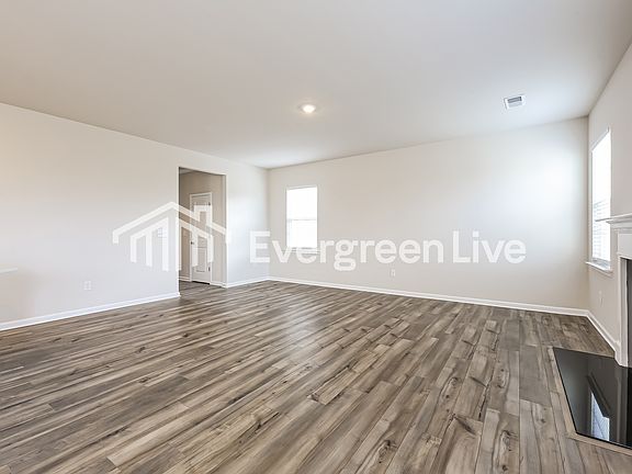 5th image of 412 Lees Corner Ln