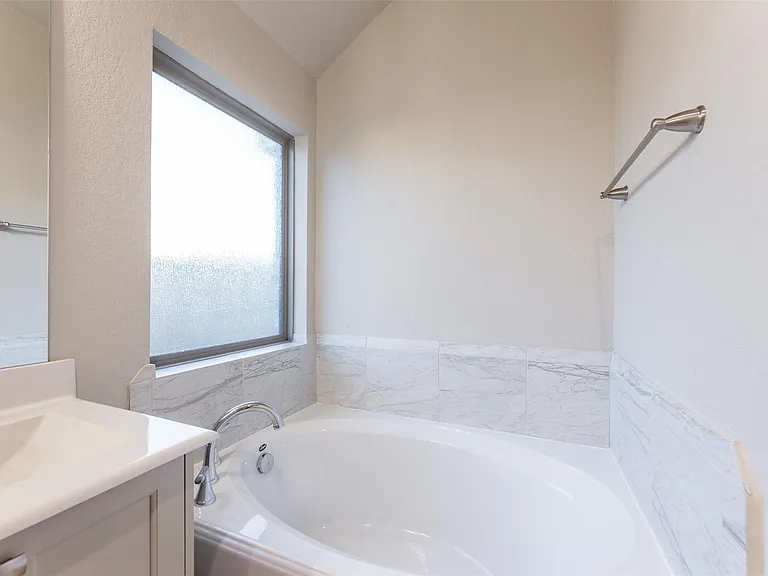 4022 Maple Glen Dr — Photo 19