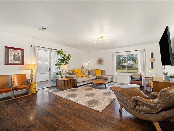 4th image of 8724 Laredo St