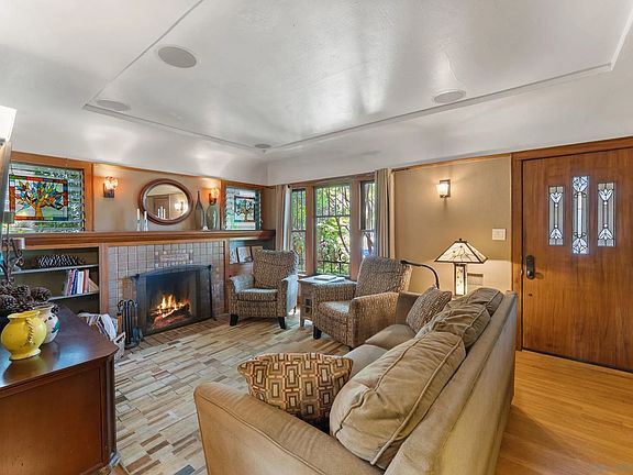5th image of 4745 Terrace Dr
