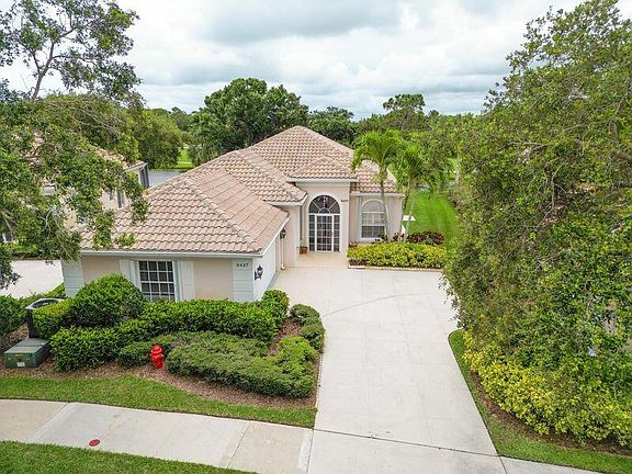 2nd image of 8437 SE Palm Hammock Lane