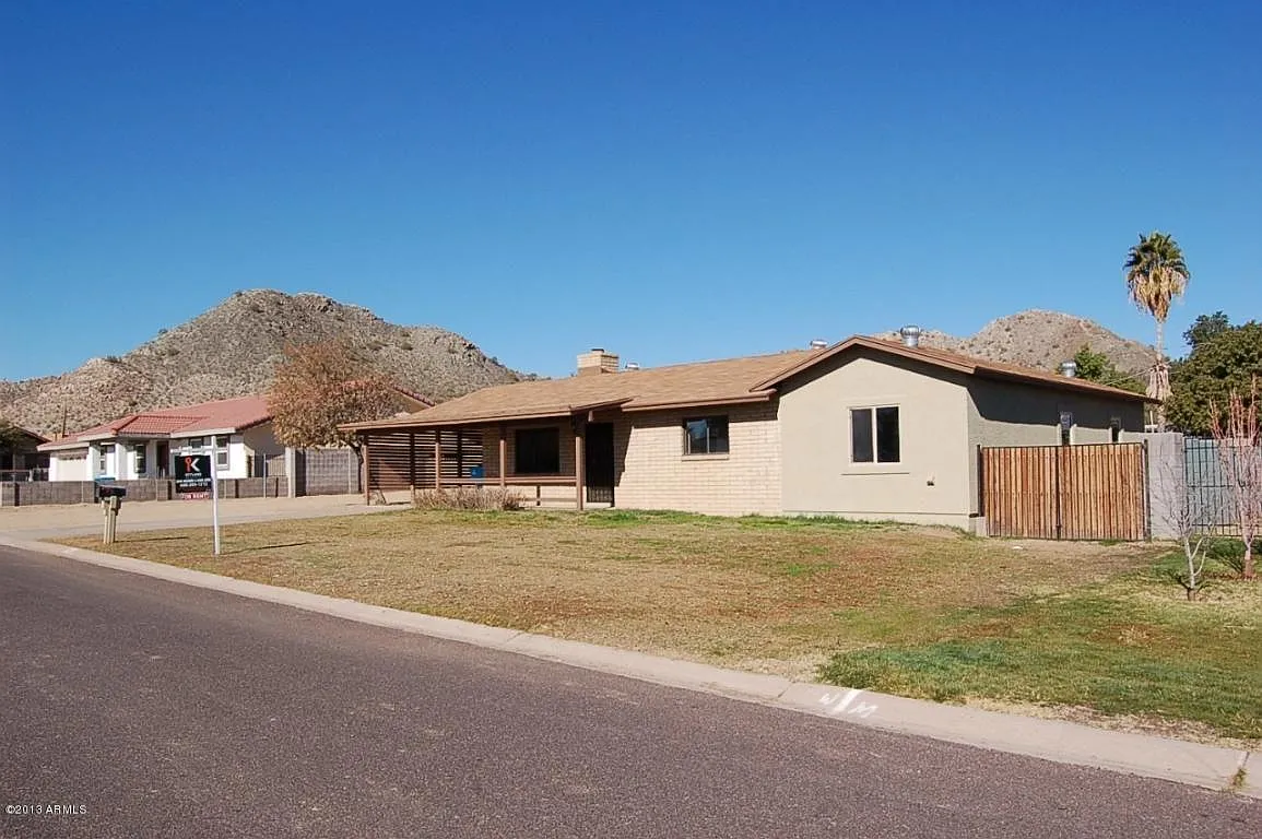 2640 E Captain Dreyfus Avenue — Photo 1