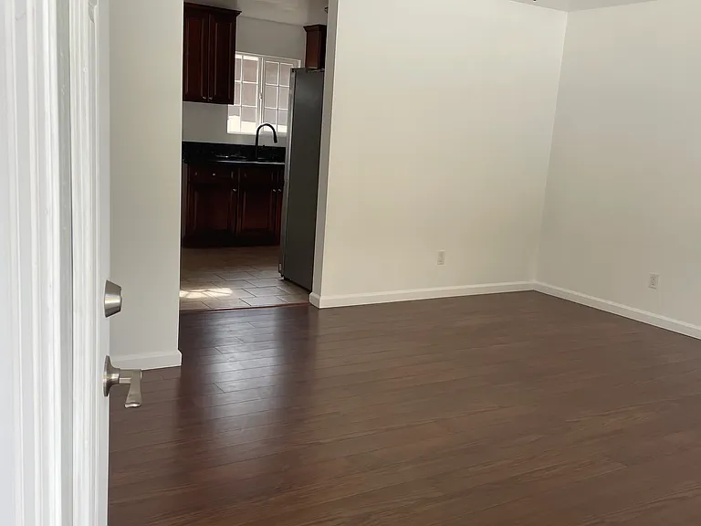 1529 Mohawk St — Photo 3