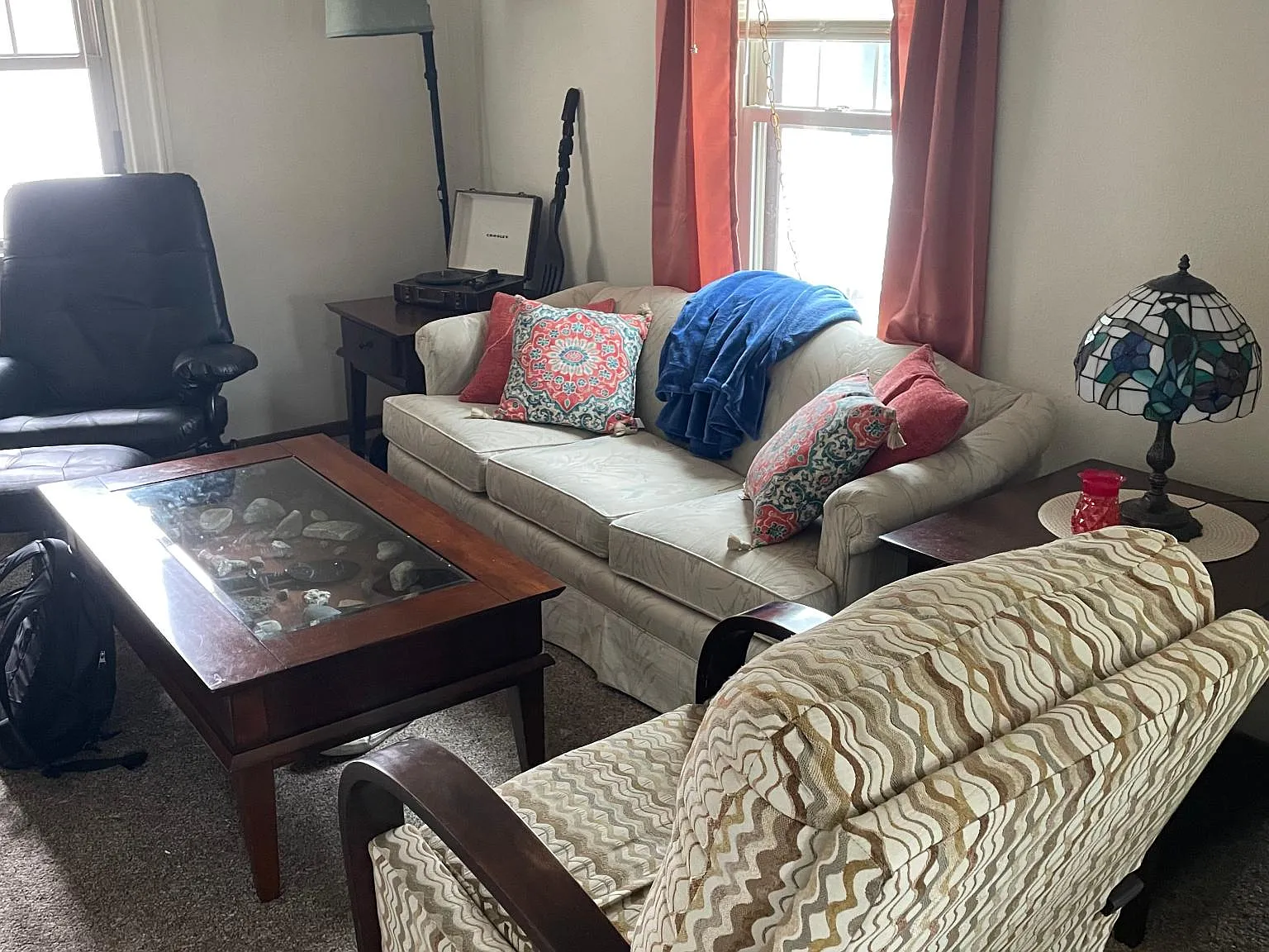 4 bed, 900 sqft, $1,580 — Photo 2