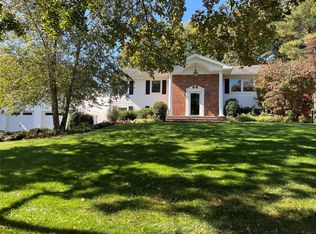 49 Cross Bow Ln, Commack, NY 11725
