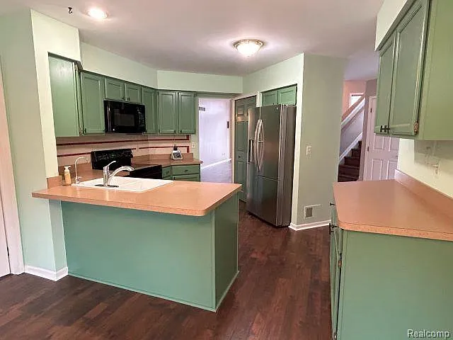 8767 Townsend Dr — Photo 5