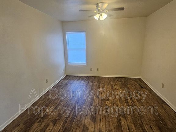 5th image of 142 S Cribbon Ave
