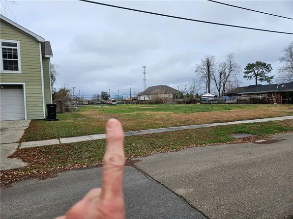 1808 Mehle St, Arabi, LA 70032