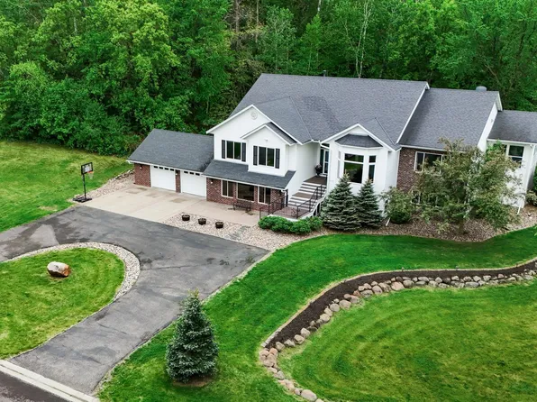 9655 Barton Trl, Inver Grove Heights, MN 55077