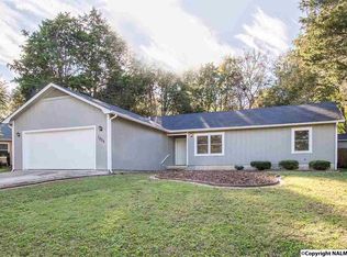 1026 Sharpsburg Dr SE, Huntsville, AL 35803