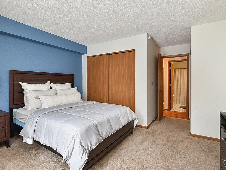 Westwind Apartments — Photo 16