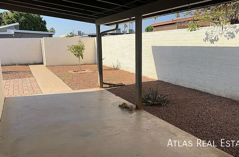 528 W La Jolla Dr — Photo 9