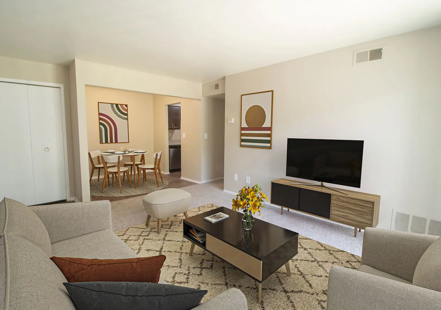 Lakeview Apartments — Photo 2