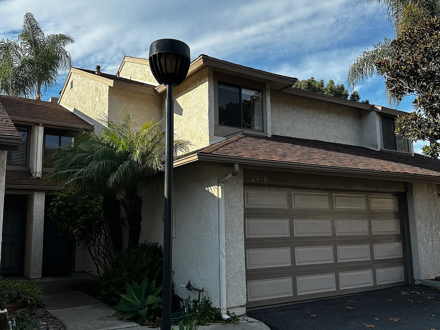2 bed, 2.5 bath, 1263 sqft, $3,400 — Photo 2