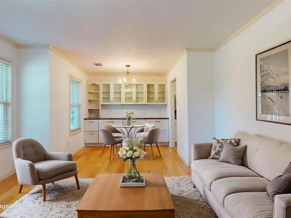 1915 Ashford Hollow Ln, Houston, TX 77077