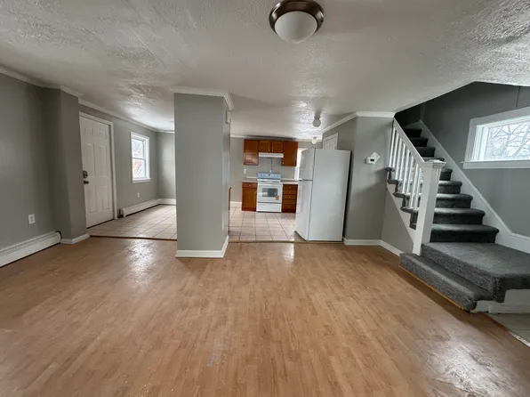 402 Manchester St, Manchester, NH 03103