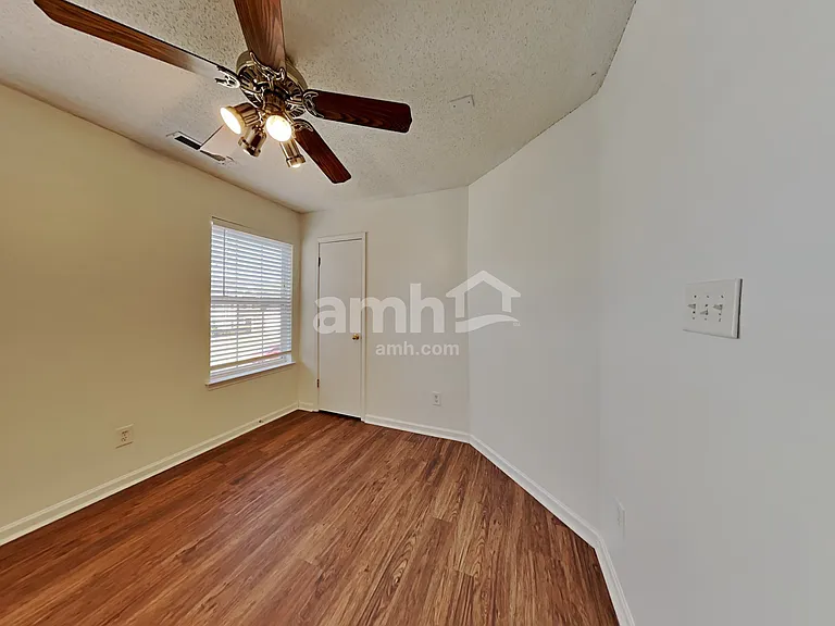 160 Camforth Dr — Photo 15