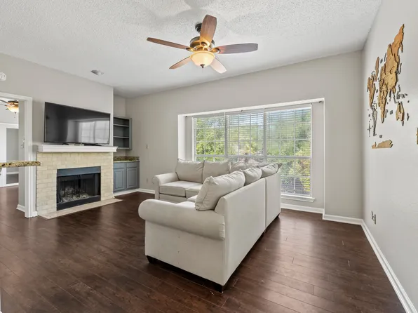 7151 Gaston Ave, Dallas, TX