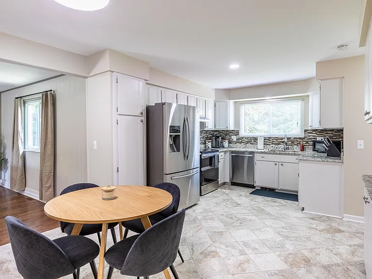 5038 Dayton Dr — Photo 10