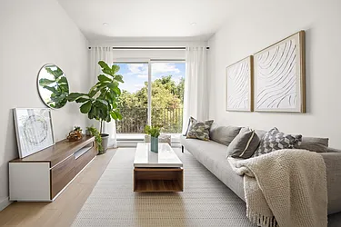 48 Stanhope Street, #4R