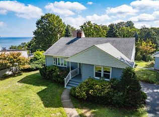 28 Corona Rd, Rocky Point, NY 11778