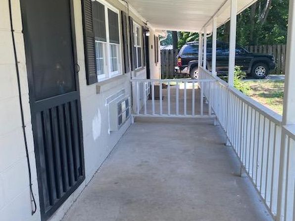 105 Robbins Ave, Jamestown, NC 27282