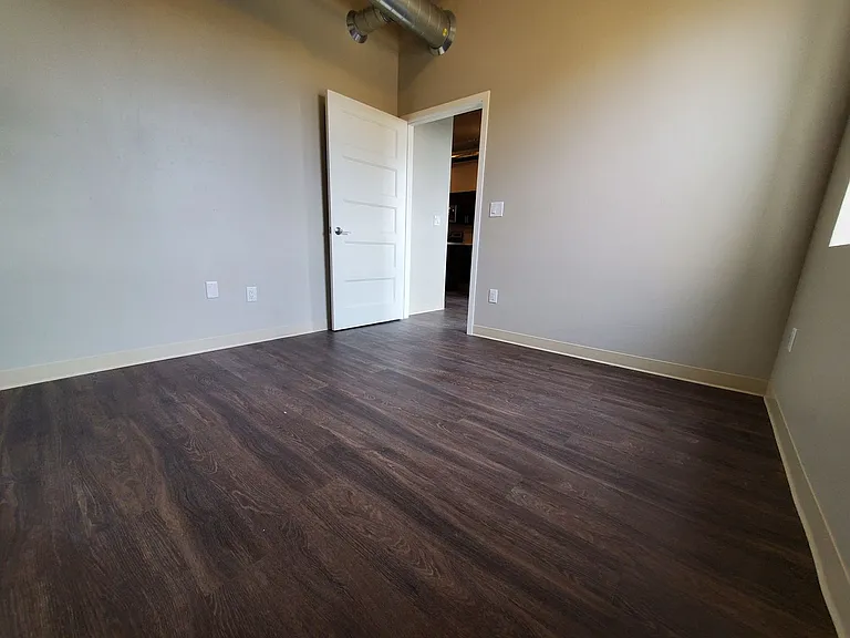 240 N Broadway — Photo 13