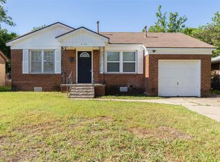 2144 Andover Ct, The Village, OK 73120