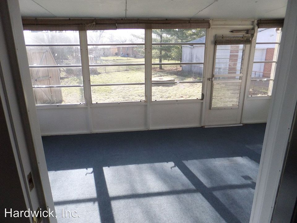 2nd image of 5344 Mapleridge Dr