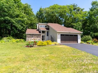 6 Pineview Dr, Greenwich, NY 12834