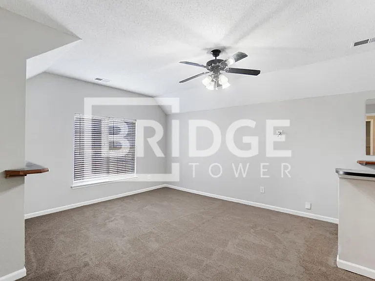 104 Hampshire Dr — Photo 10