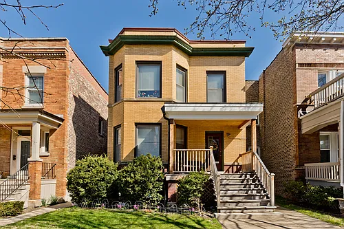 1326 W Roscoe St #1 Photo 1