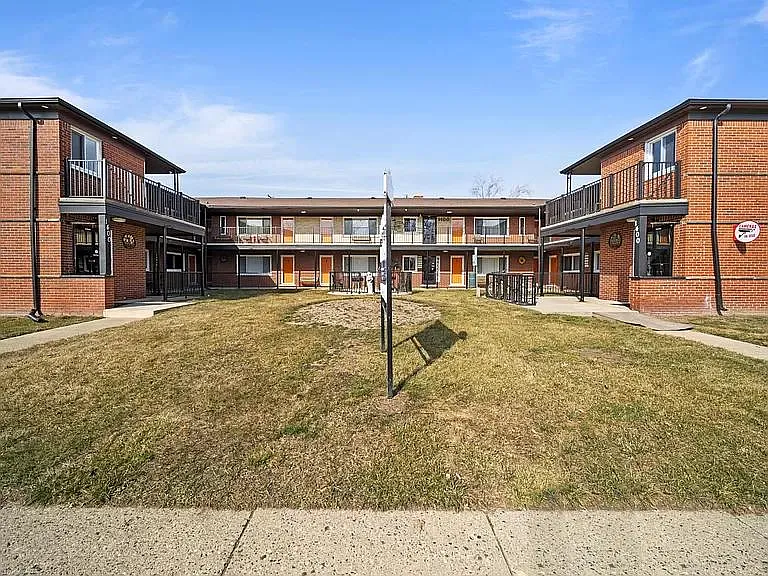 Ferndale Apartments 1 — Photo 12