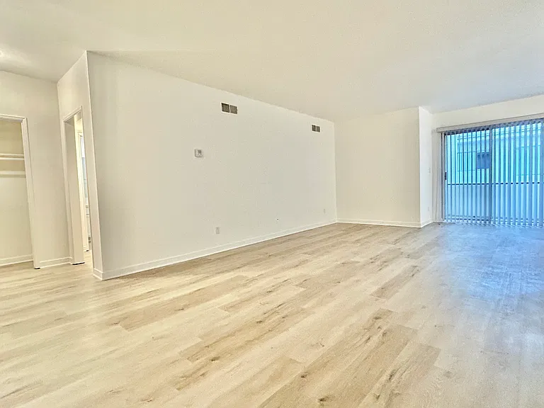Laufer properties — Photo 6
