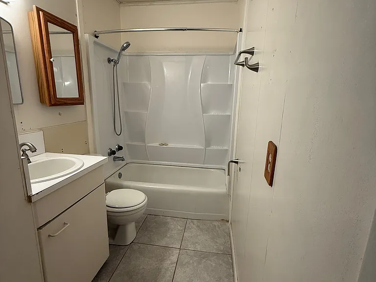 114 Brockton Dr — Photo 10