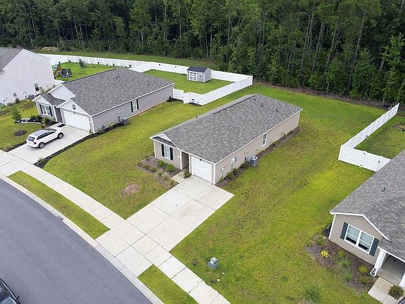 4th image of 276 Country Grove Way