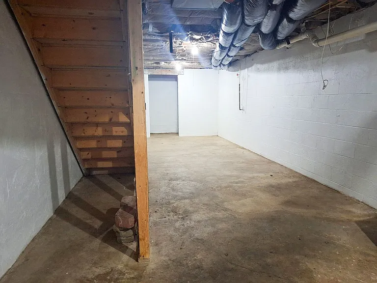 421 W Jefferson St — Photo 19