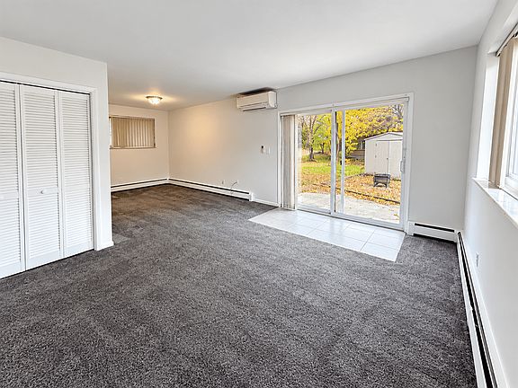 4th image of 415 Ventura Ct #415