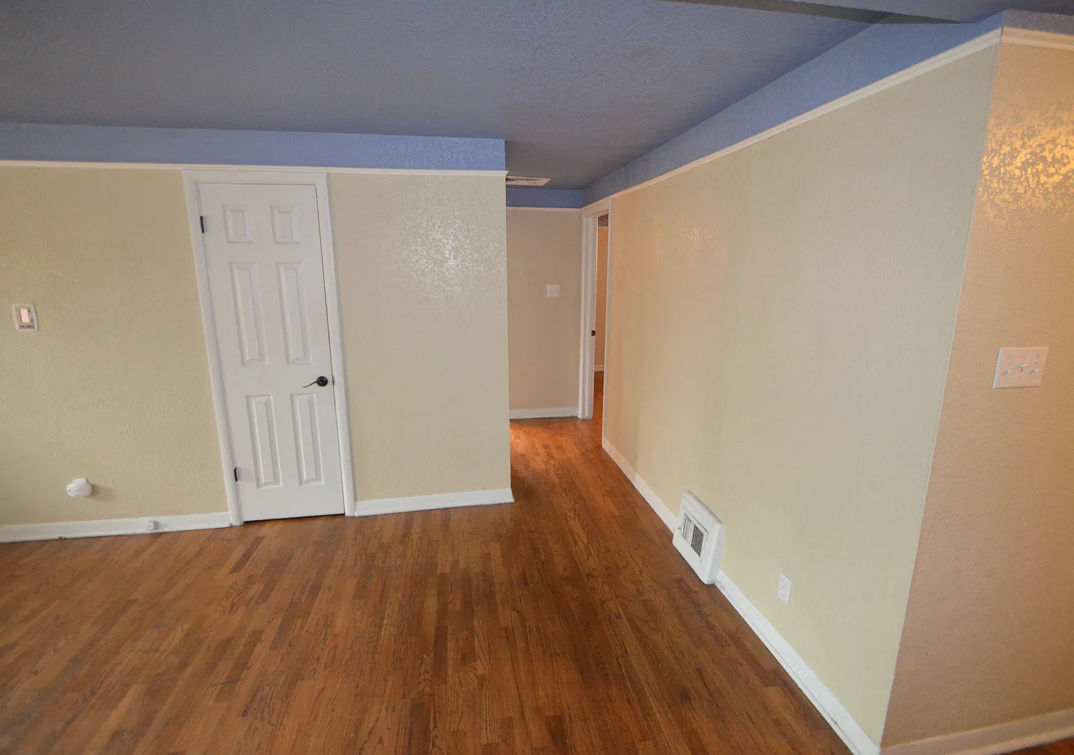 2717-2723 Sheridan Blvd — Photo 3