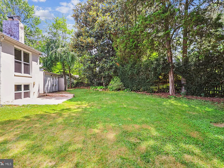 6916 Southridge Dr — Photo 45