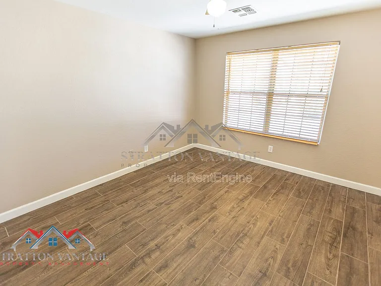 38414 N 12th St — Photo 32