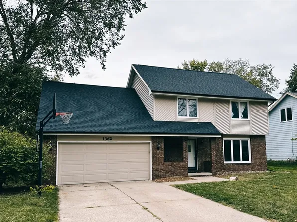1362 NW 90th St, Clive, IA 50325