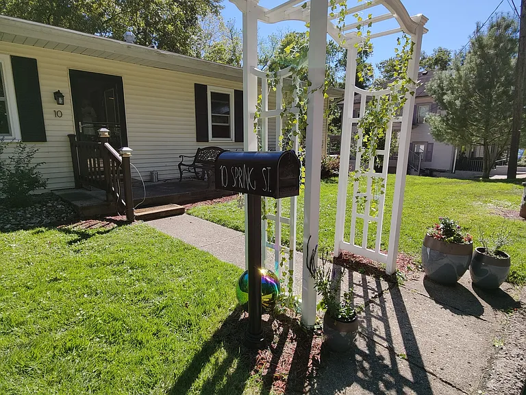 10 Spring St — Photo 1