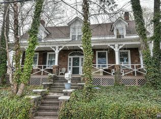 231 Hackensack St, East Rutherford, NJ 07073