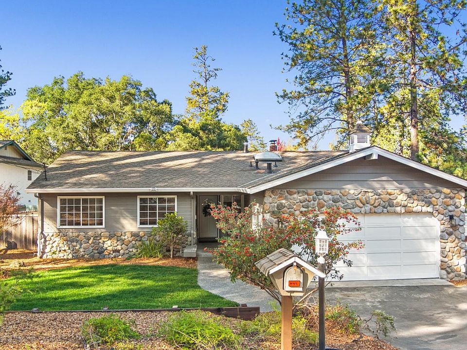 1st image of 702 Pinecone Dr