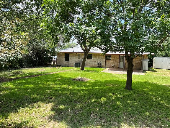 3rd image of 1206 Lazy Creek Ln
