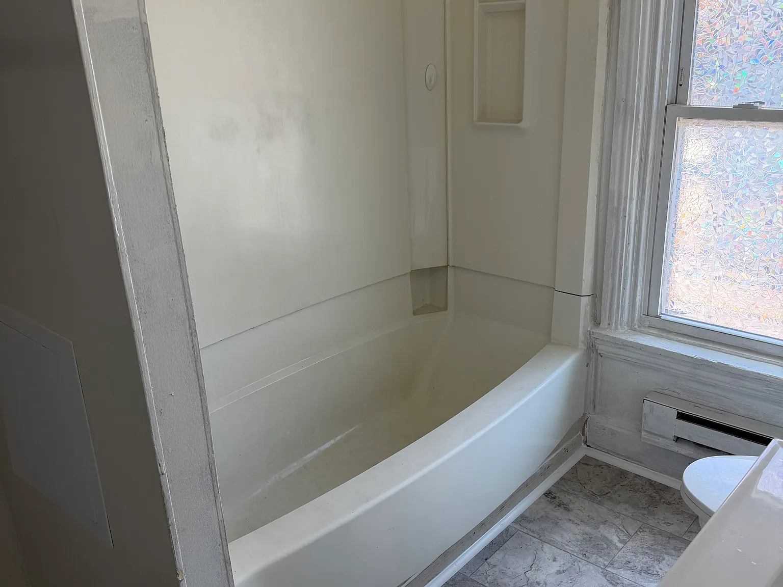 3 bed, 1100 sqft, $1,400 — Photo 4