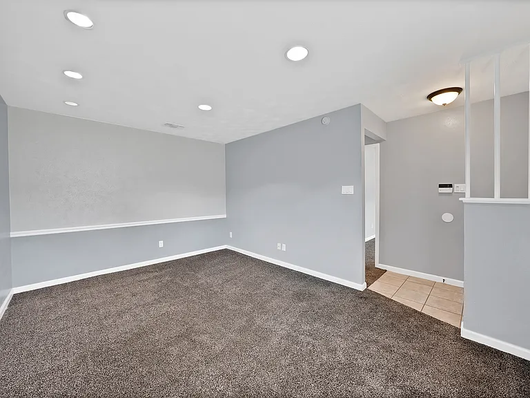 1103 Wildwood Dr — Photo 3